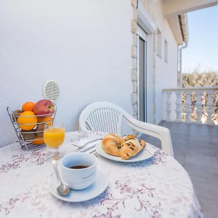 Kikas Appartement Vir