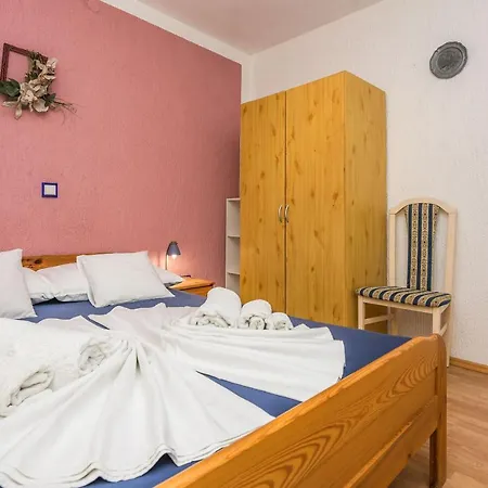 Kikas Appartement *