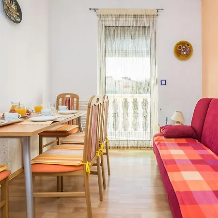 Apartment Kikas *